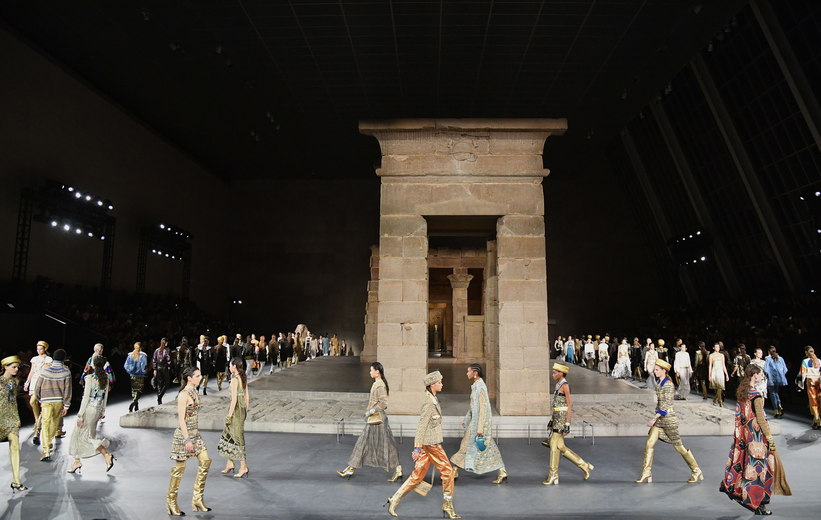 Chanel Metiers D'art 2018-19 defilesi