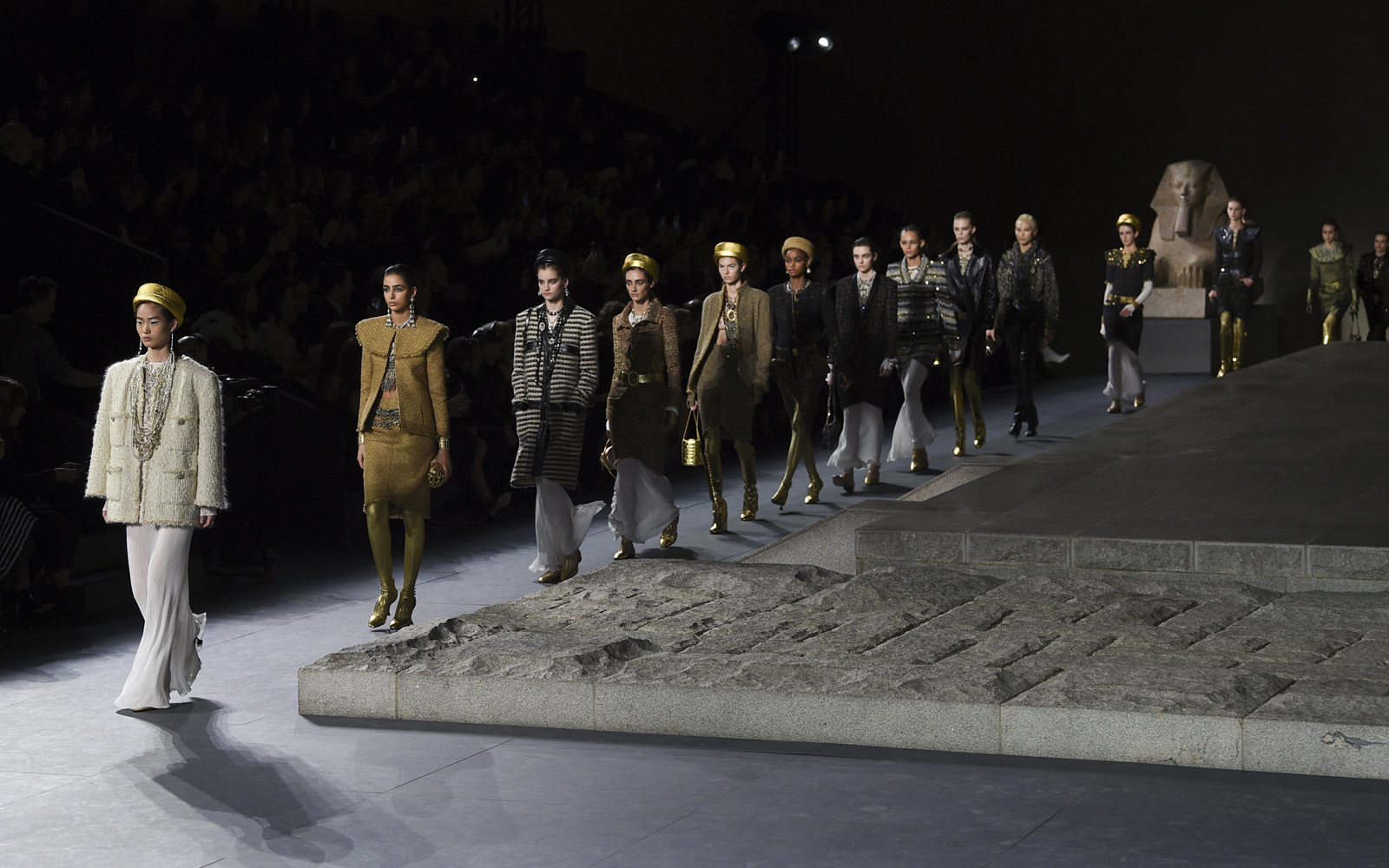 Chanel Metiers D'art 2018-19 defilesi