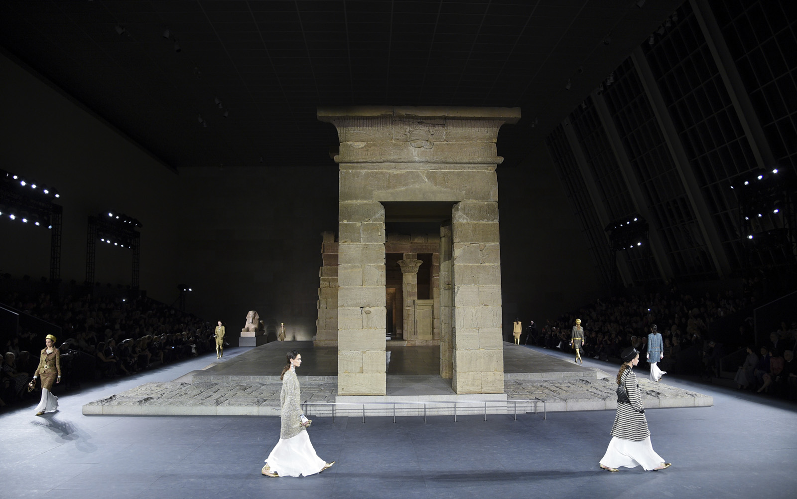 Chanel Metiers D'art 2018-19 defilesi