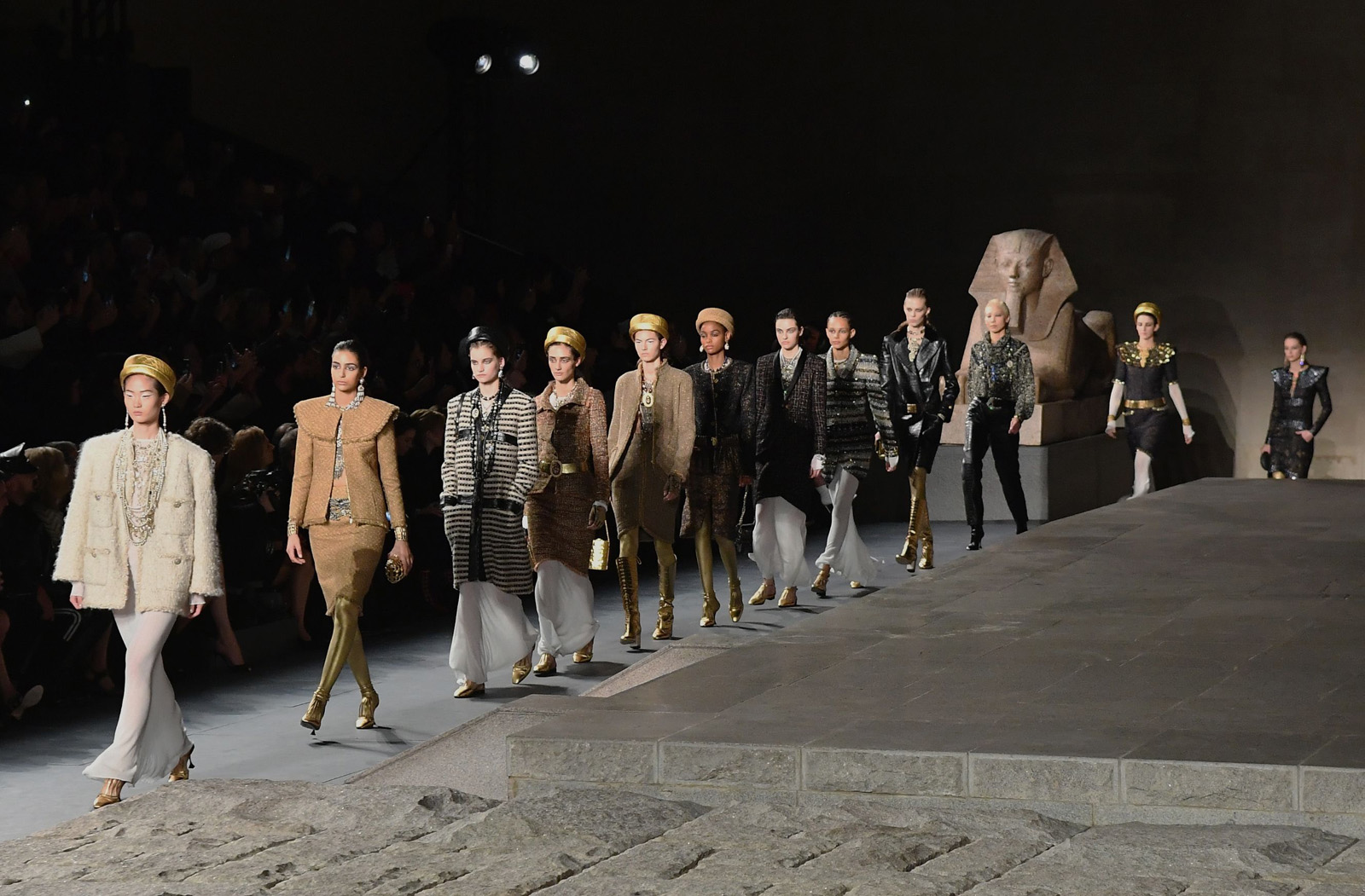 Chanel Metiers D'art 2018-19 defilesi