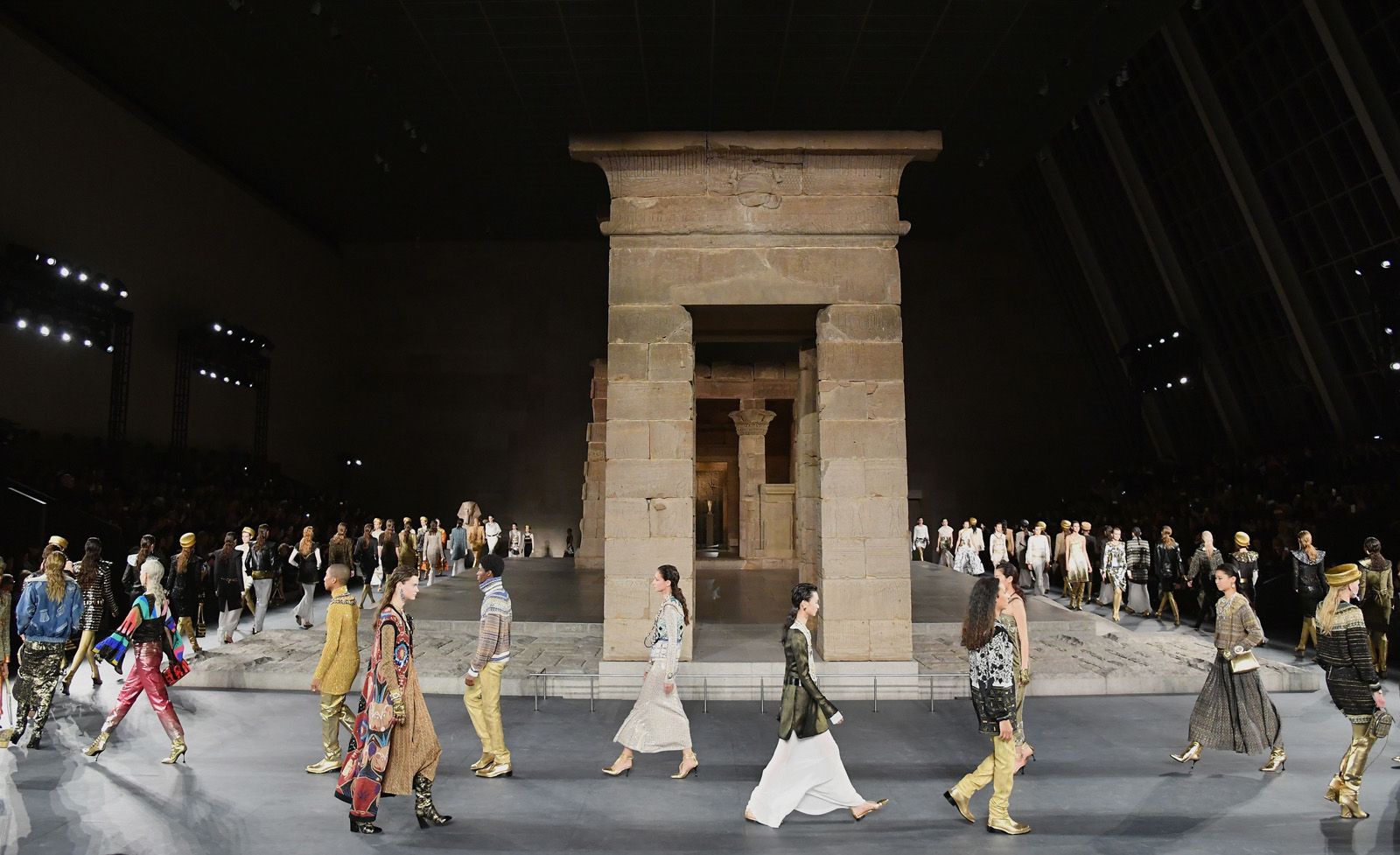 Chanel Metiers D'art 2018-19 defilesi