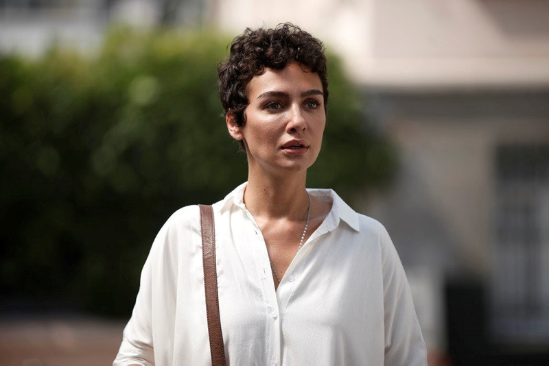 Sade ve Huzurlu: Birce Akalay