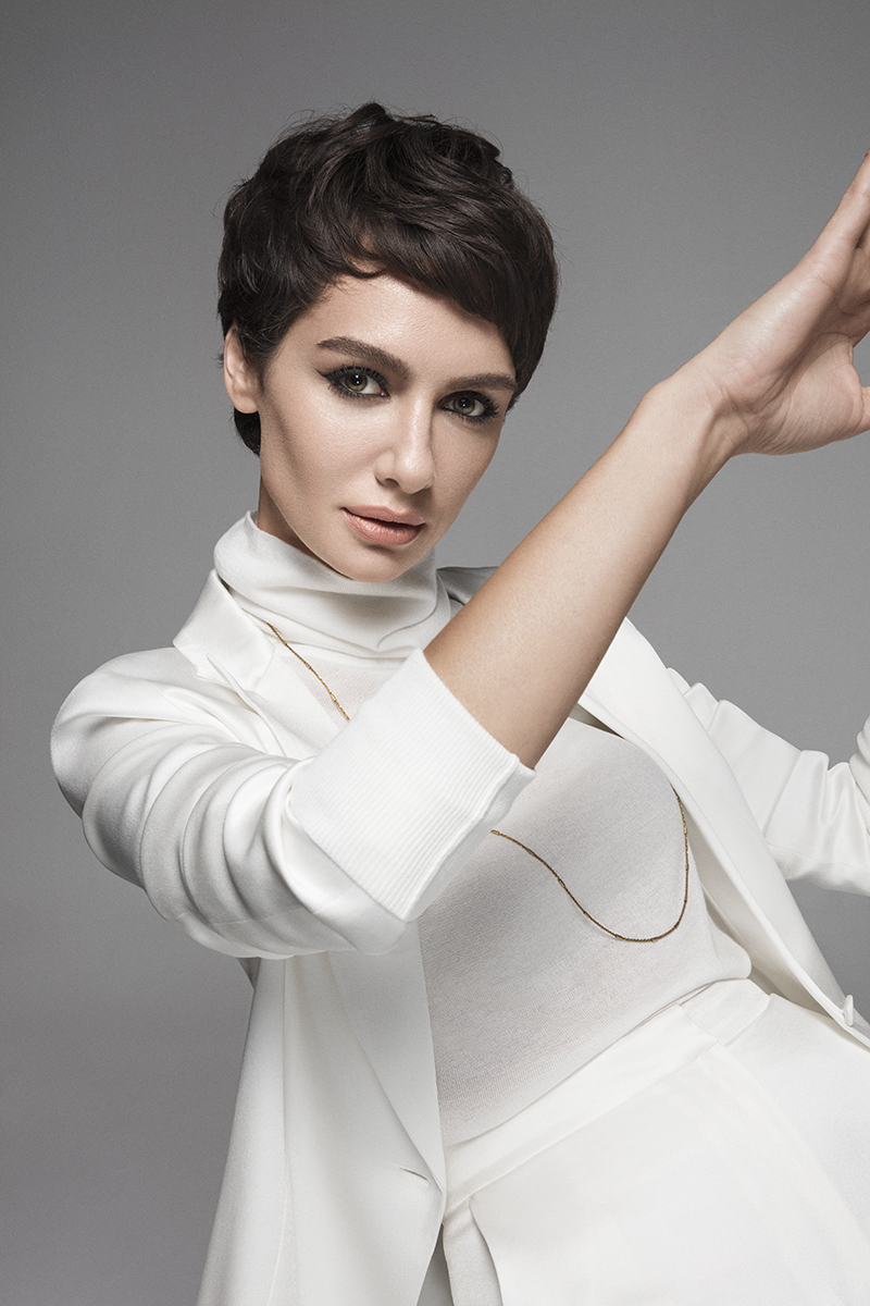 Sade ve Huzurlu: Birce Akalay