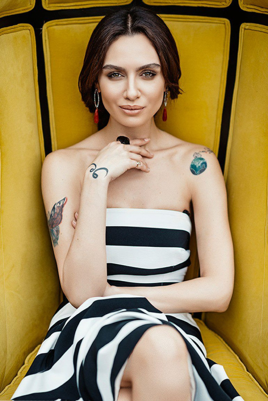 Sade ve Huzurlu: Birce Akalay