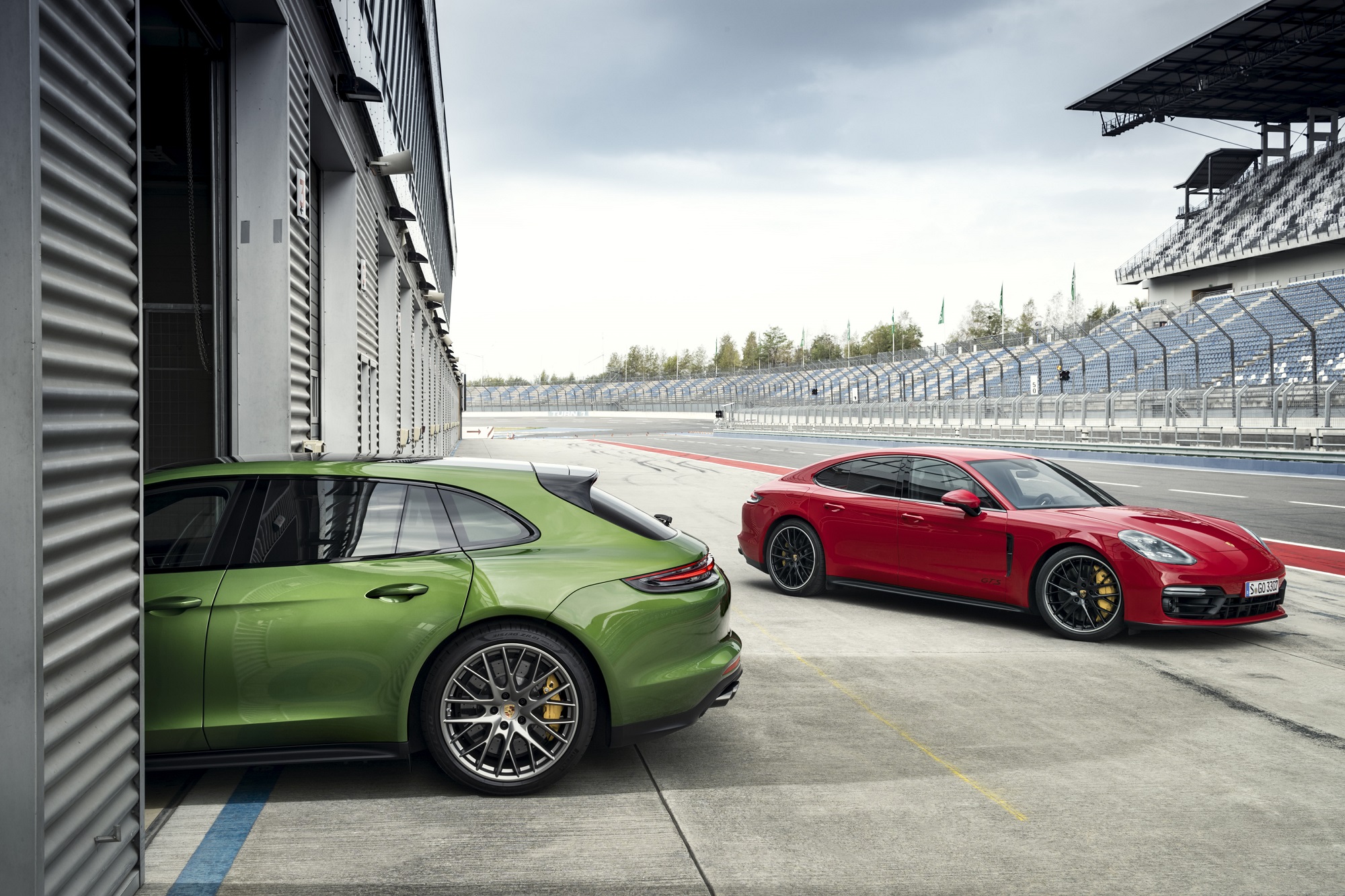 ESQ. Otomobil: Panamera GTS & GTS Spor Turismo