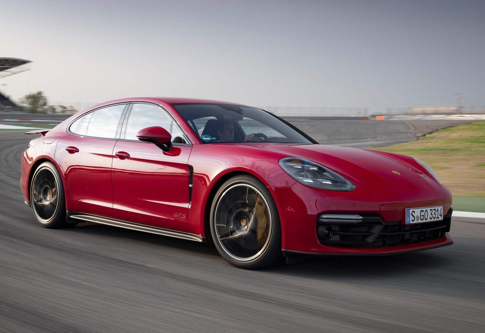 ESQ. Otomobil: Panamera GTS & GTS Spor Turismo