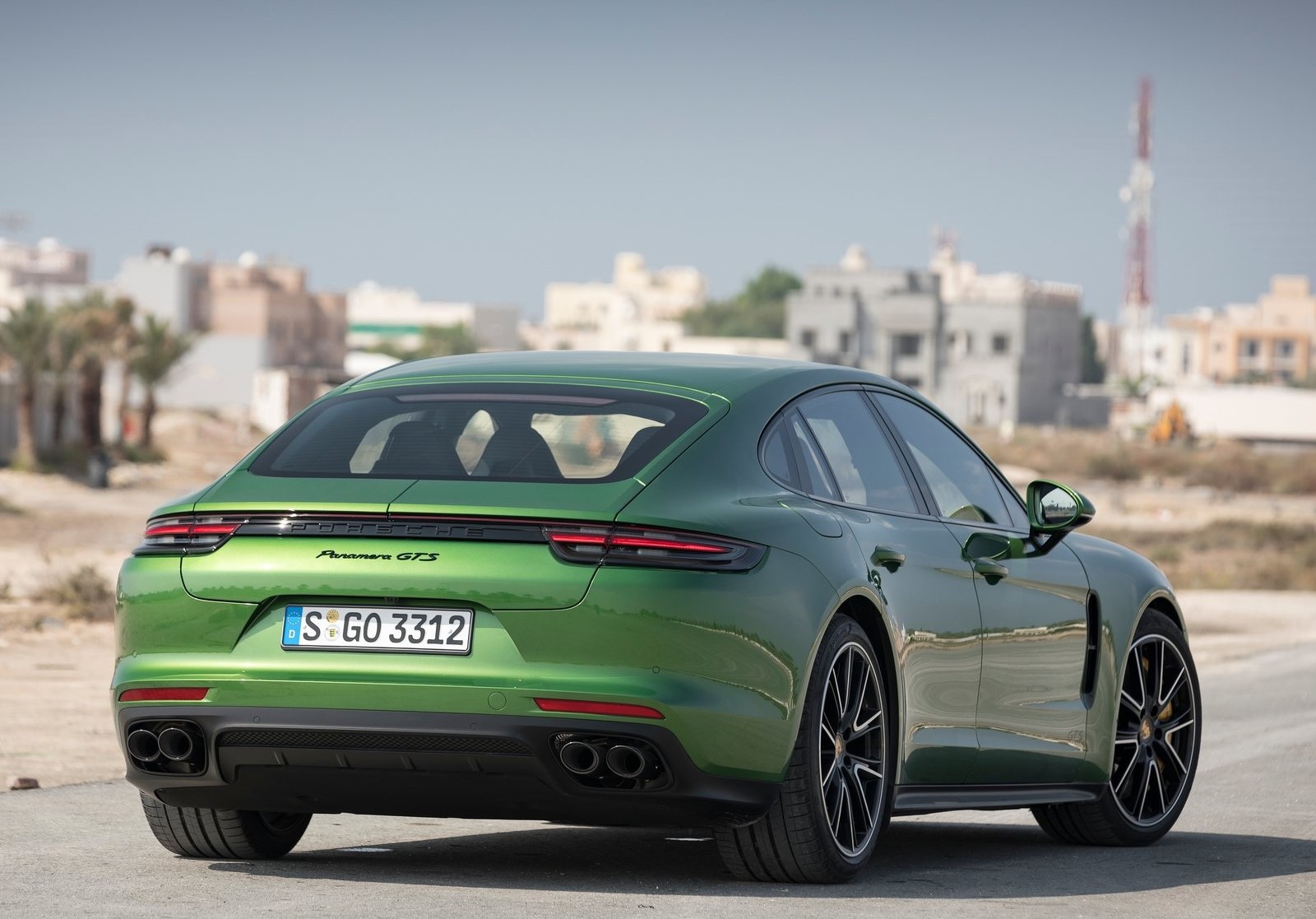 ESQ. Otomobil: Panamera GTS & GTS Spor Turismo