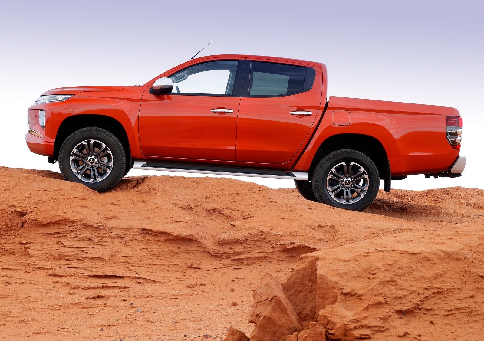 ESQ. Otomobil: Yeni Mitsubishi L200