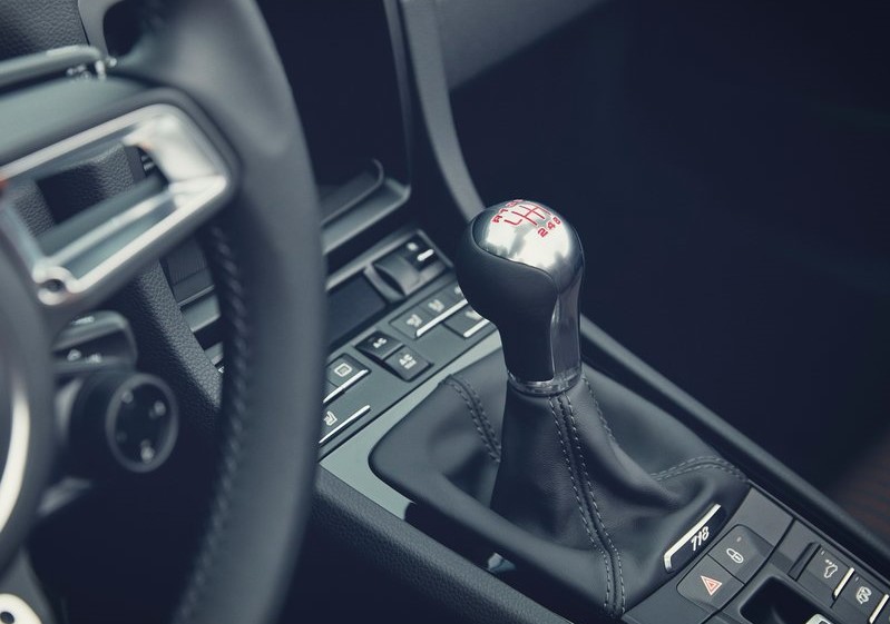 Yeni Porsche: 718 Boxter T ve Cayman T