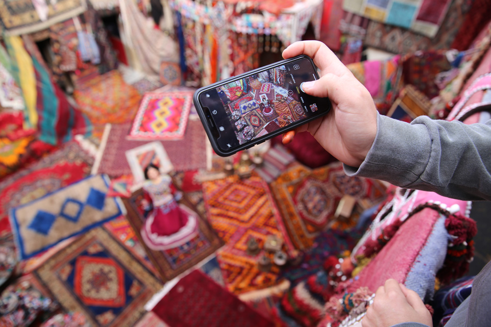 Turistlerin son gözdesi: Halılı han!