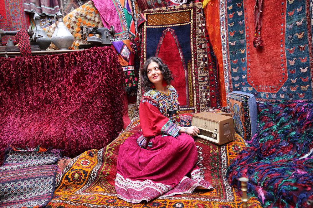 Turistlerin son gözdesi: Halılı han!