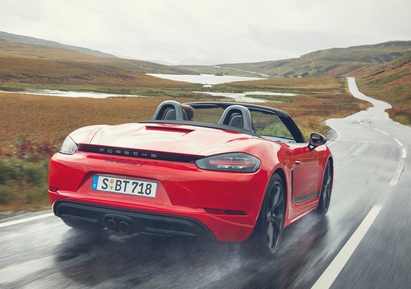 Yeni Porsche: 718 Boxter T ve Cayman T