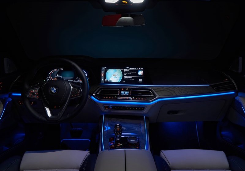 ESQ. Otomobil: BMW X7