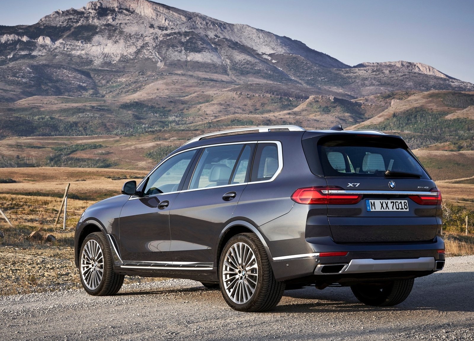 ESQ. Otomobil: BMW X7