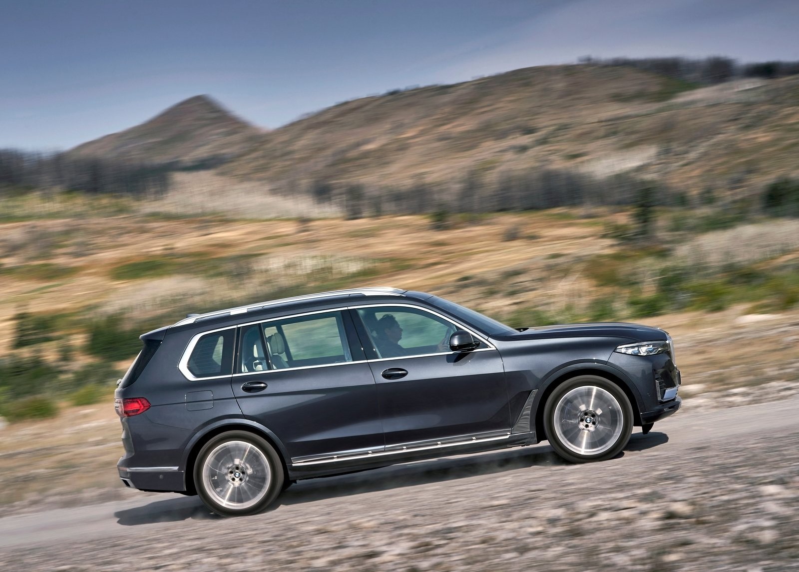 ESQ. Otomobil: BMW X7