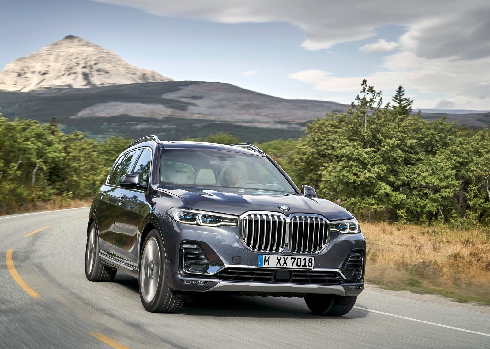 ESQ. Otomobil: BMW X7