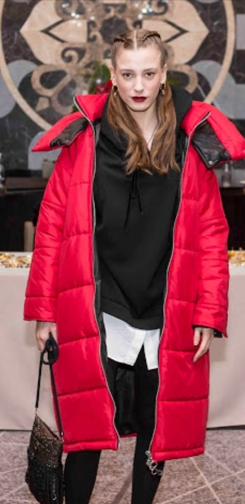 Serenay Sarıkaya, Alice Harikalar Diyarında müzikaline hazırlanıyor