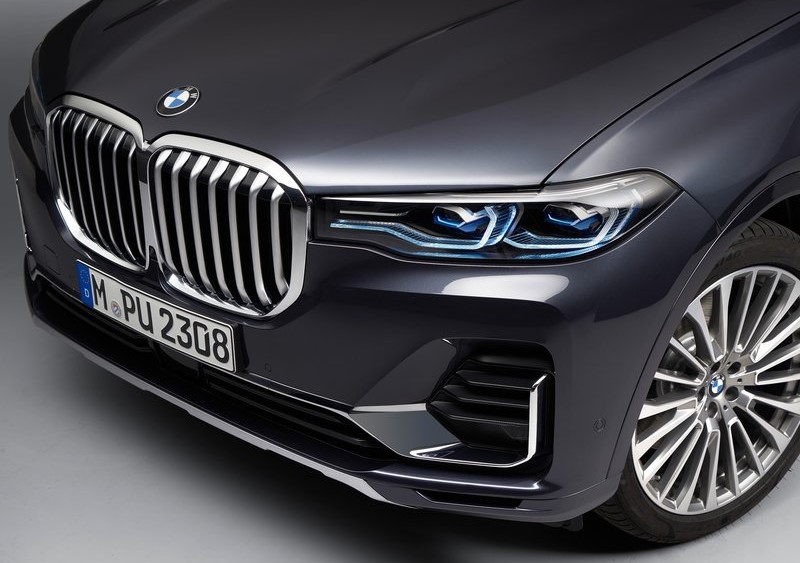 ESQ. Otomobil: BMW X7