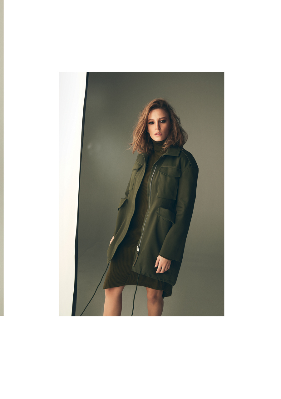 Serenay Sarıkaya, Alice Harikalar Diyarında müzikaline hazırlanıyor