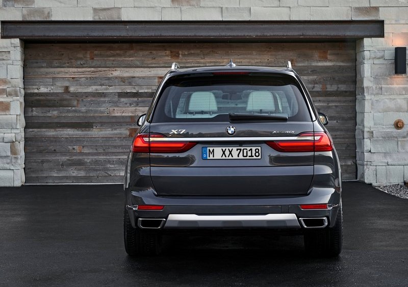 ESQ. Otomobil: BMW X7