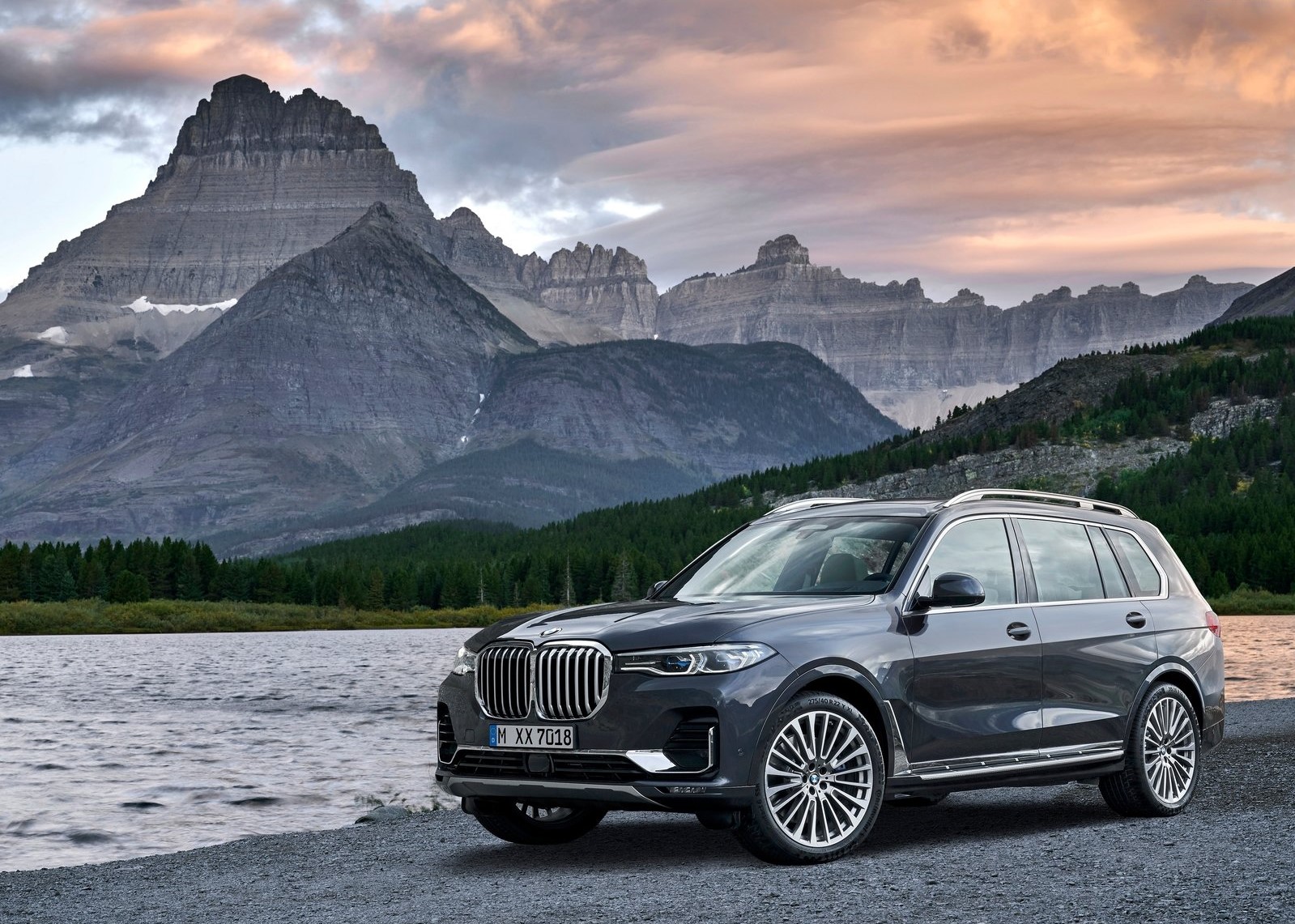 ESQ. Otomobil: BMW X7