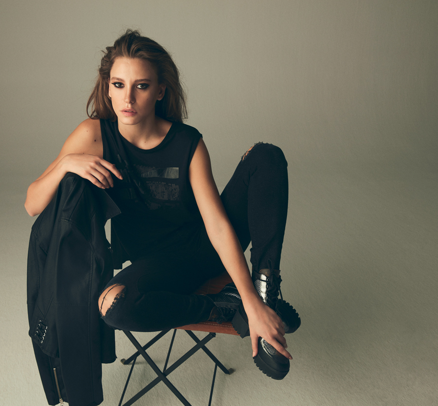 Serenay Sarıkaya, Alice Harikalar Diyarında müzikaline hazırlanıyor