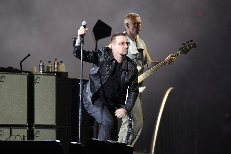 Yılın en çok bilen satan sanatçıları