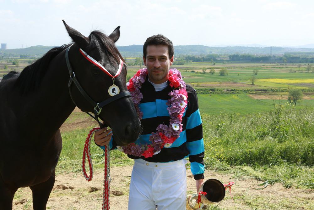 Bizim için Şampiyon'da oynayan Ganesh, Bold Pilot'ın oğlu çıktı