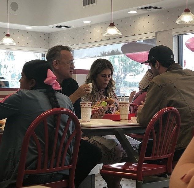 Tom Hanks restorandaki herkese yemek ısmarladı