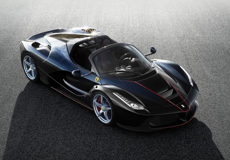 Ferrari LaFerrari Aperta ile rekor denemesi