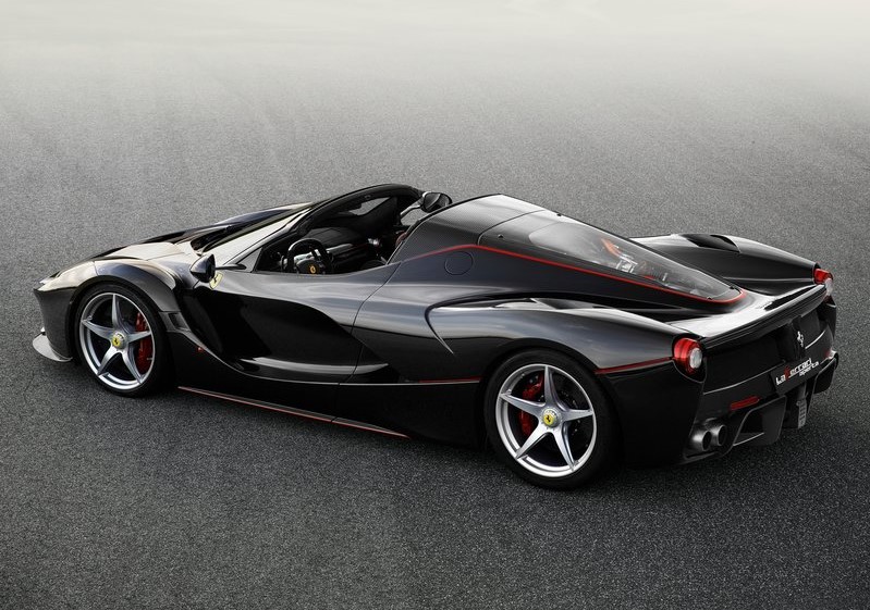 Ferrari LaFerrari Aperta ile rekor denemesi