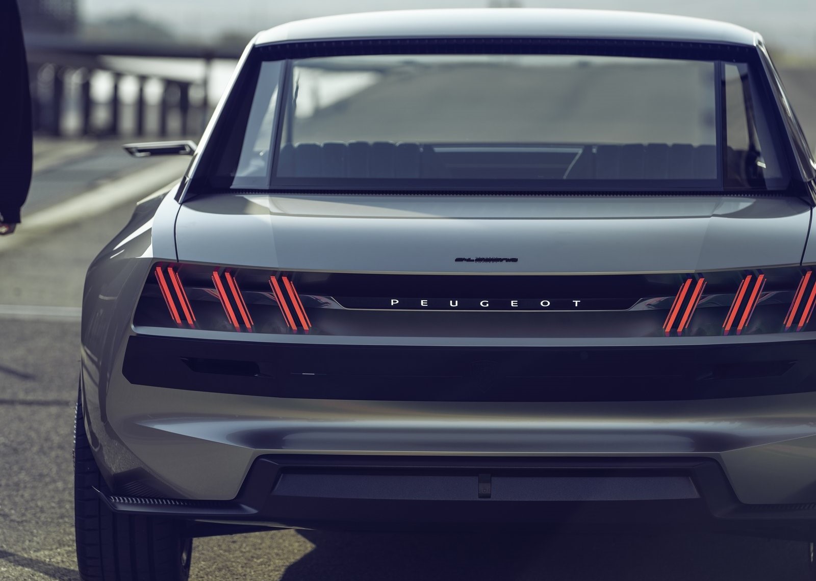 Peugeot’un Vizyonu; e-Legend Concept