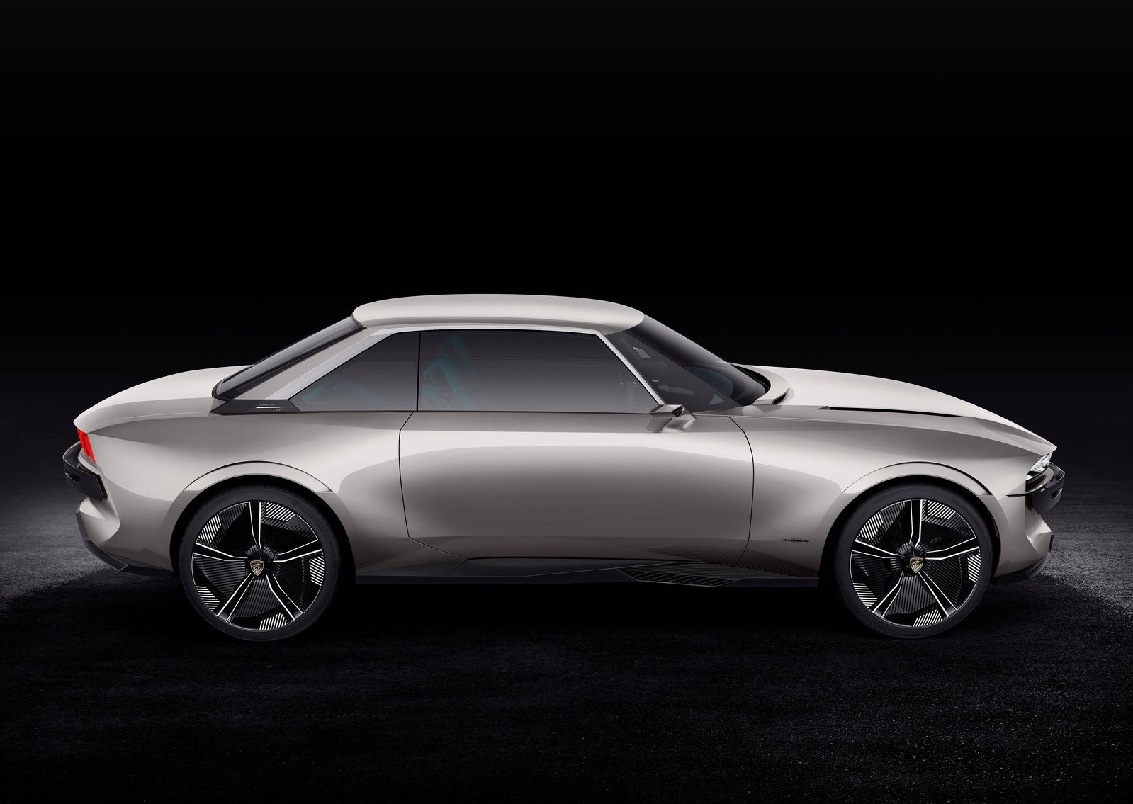 Peugeot’un Vizyonu; e-Legend Concept