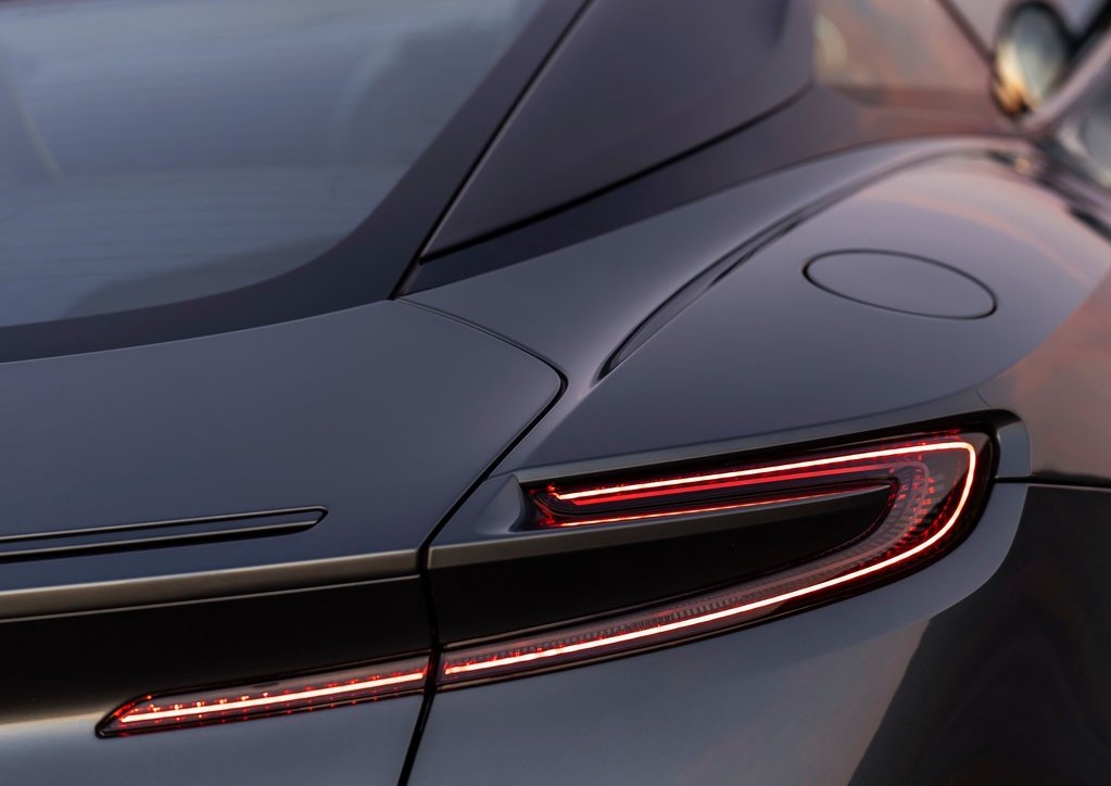 İlk bakış: Aston Martin DB11 AMR