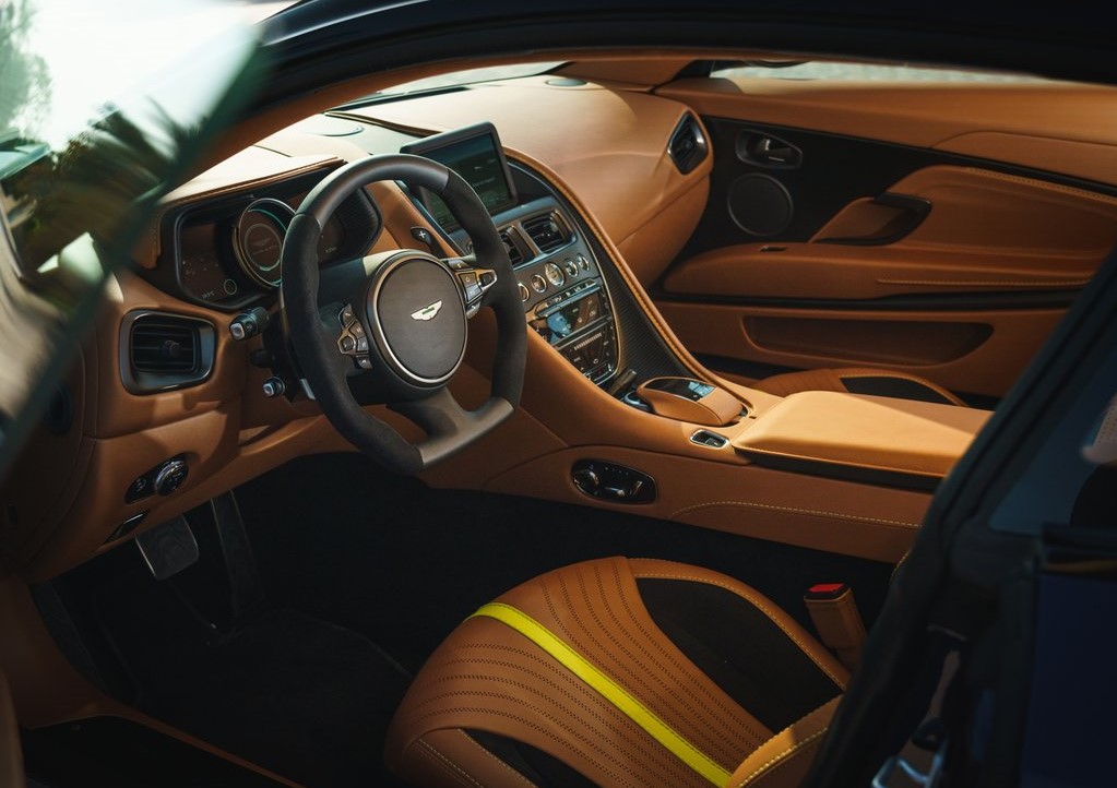 İlk bakış: Aston Martin DB11 AMR