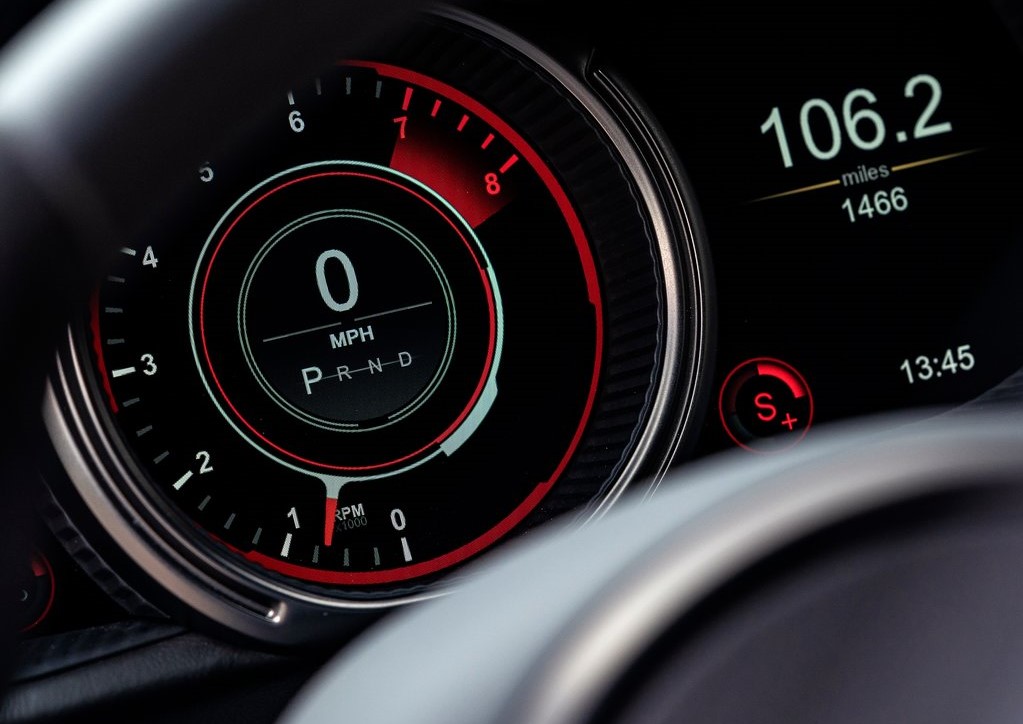 İlk bakış: Aston Martin DB11 AMR