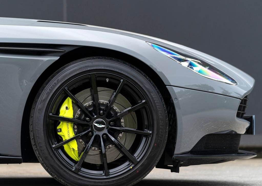 İlk bakış: Aston Martin DB11 AMR