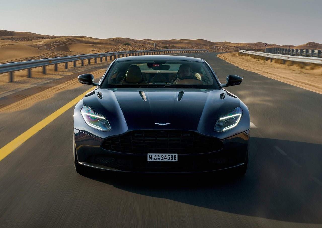 İlk bakış: Aston Martin DB11 AMR