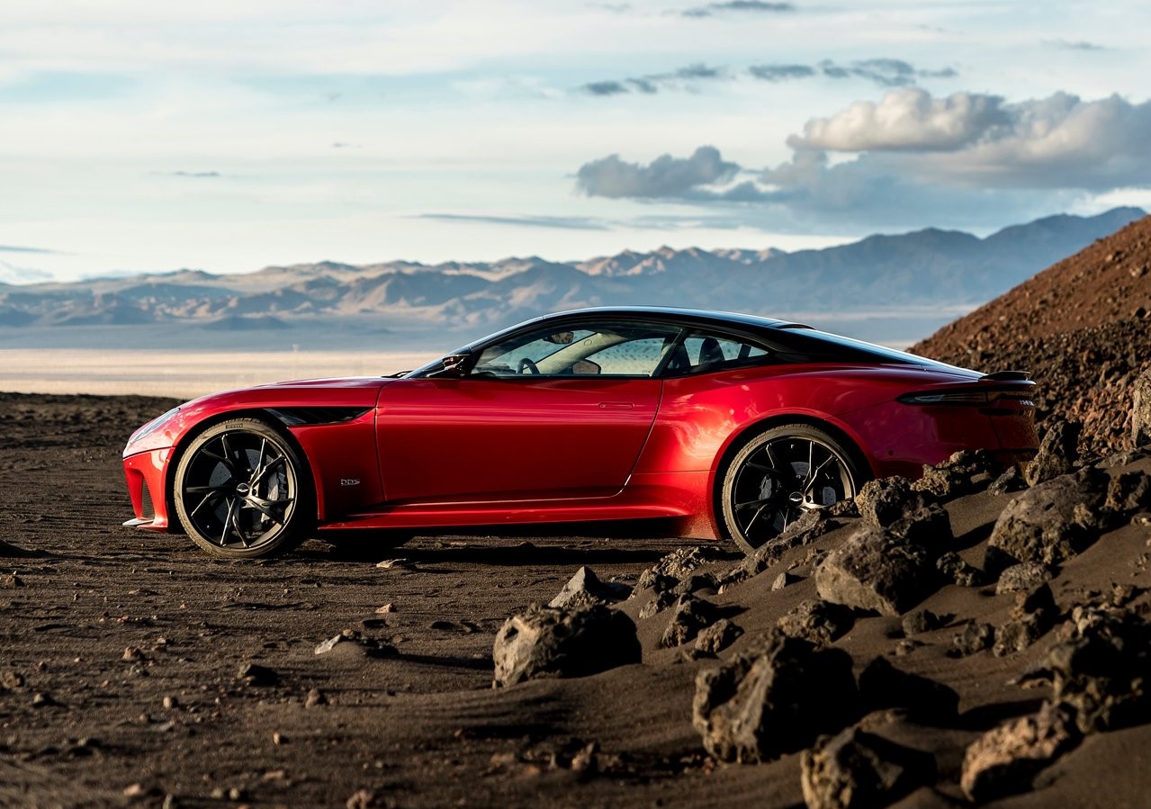 Yakın temas: Aston Martin DBS Superleggera