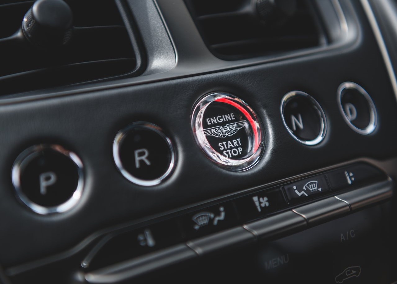 Yakın temas: Aston Martin DBS Superleggera