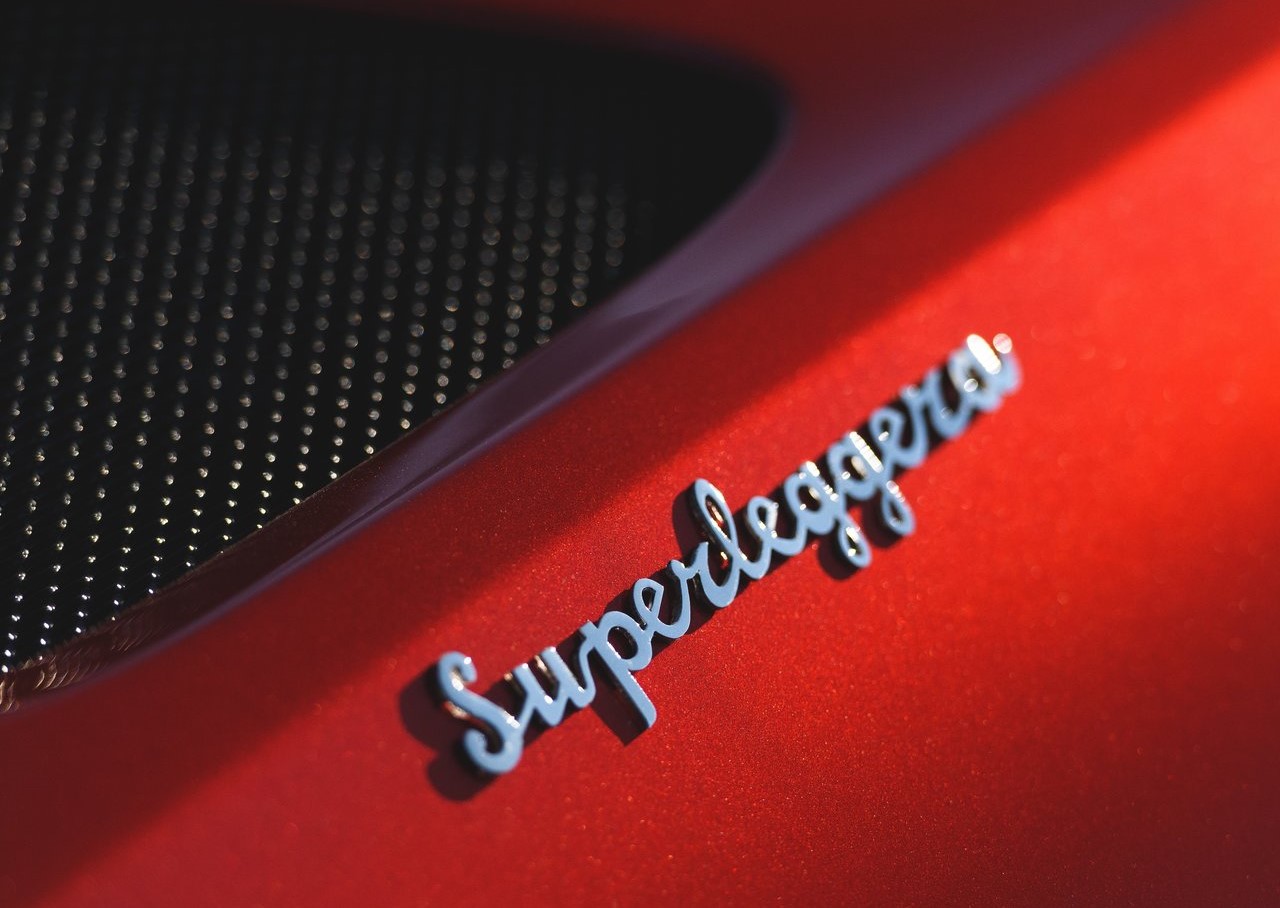 Yakın temas: Aston Martin DBS Superleggera