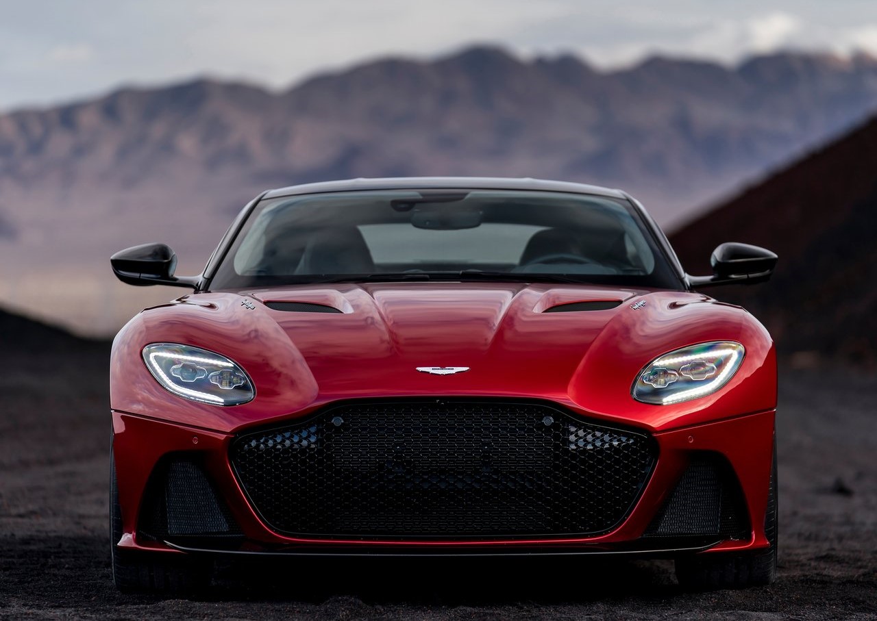 Yakın temas: Aston Martin DBS Superleggera