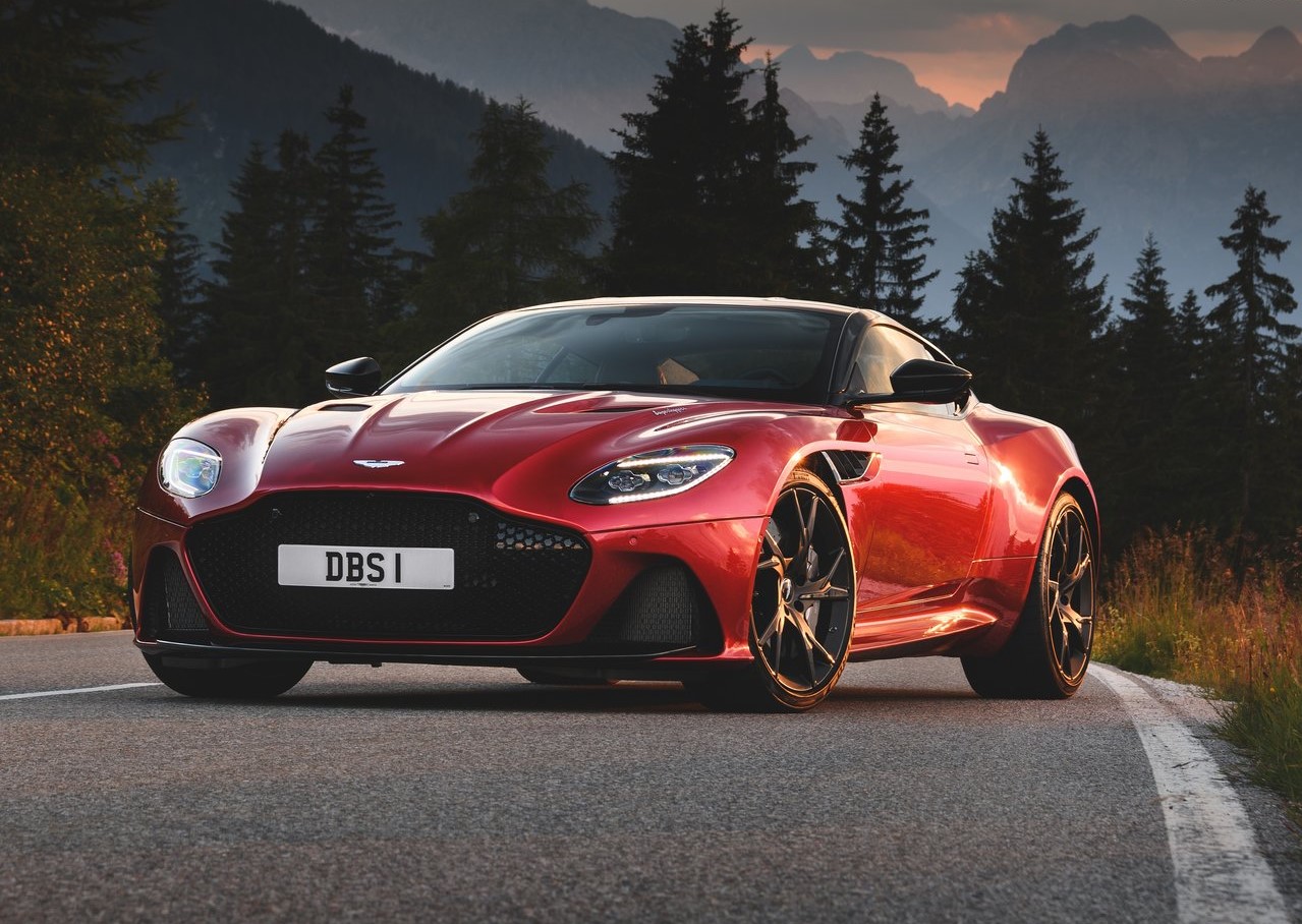Yakın temas: Aston Martin DBS Superleggera