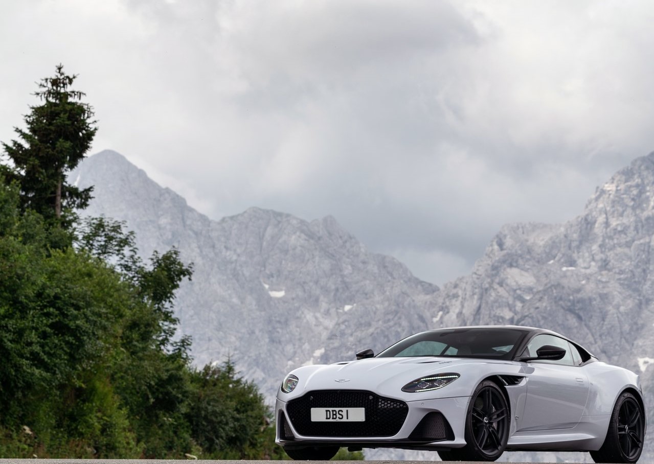Yakın temas: Aston Martin DBS Superleggera