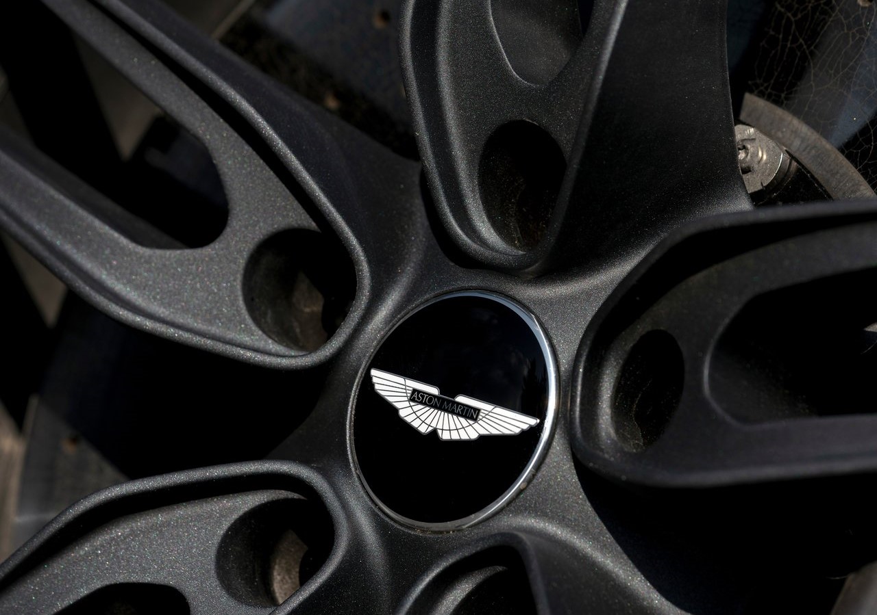 Yakın temas: Aston Martin DBS Superleggera