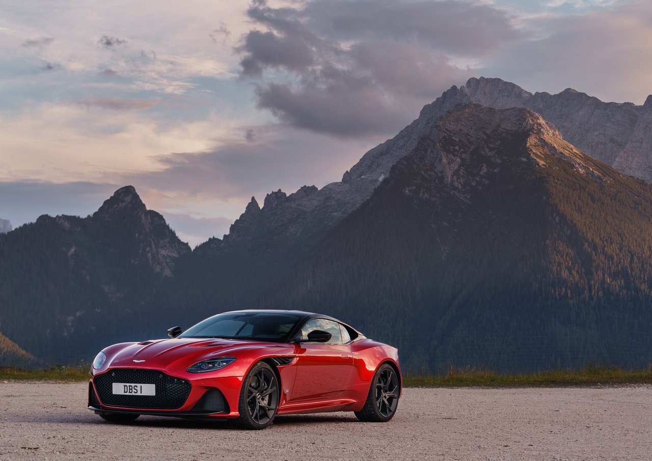 Yakın temas: Aston Martin DBS Superleggera
