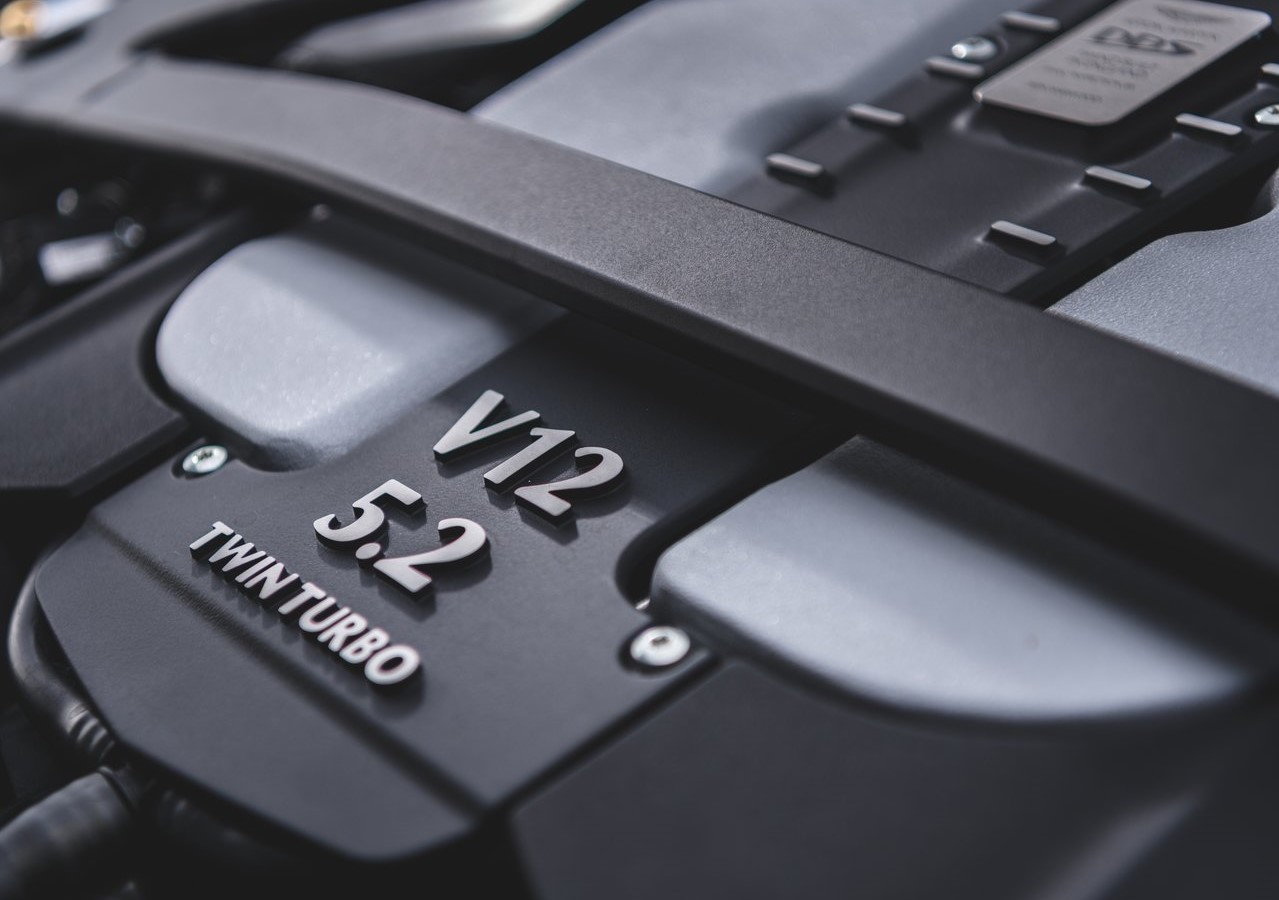 Yakın temas: Aston Martin DBS Superleggera