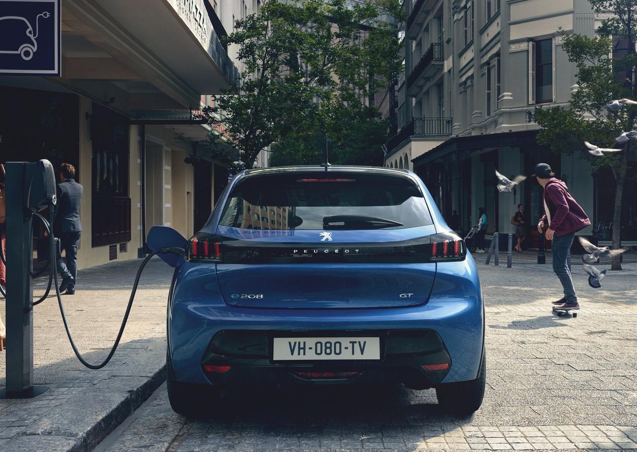 İlk bakış: Peugeot e-208