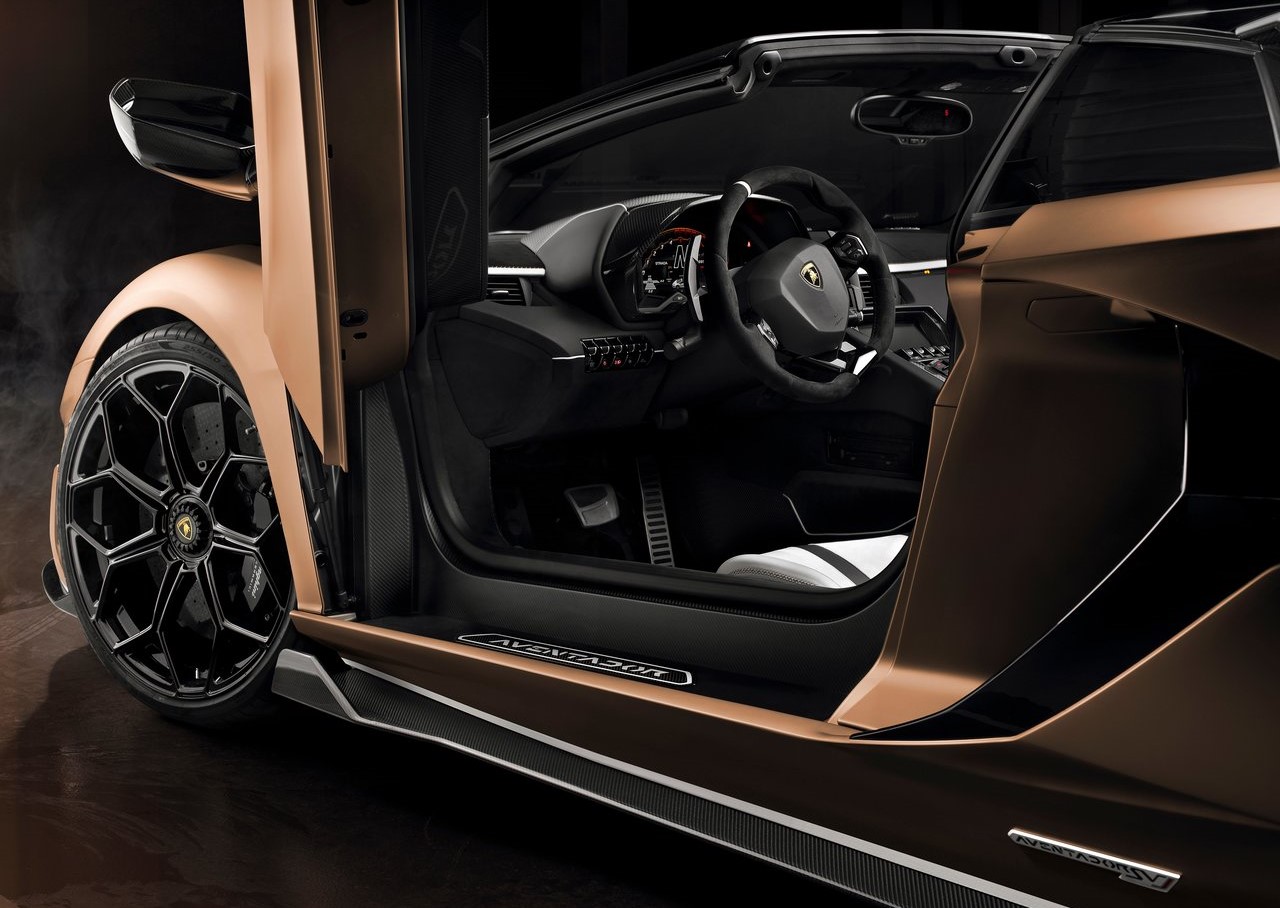 İlk bakış: Lamborghini Aventador SVJ Roadster