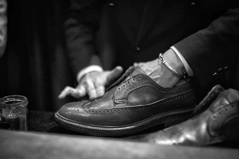 Ayakkabılara fısıldayan adam